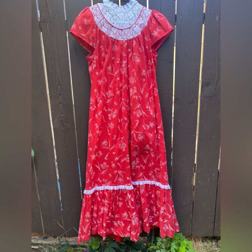 Vintage cotton and lace muumuu